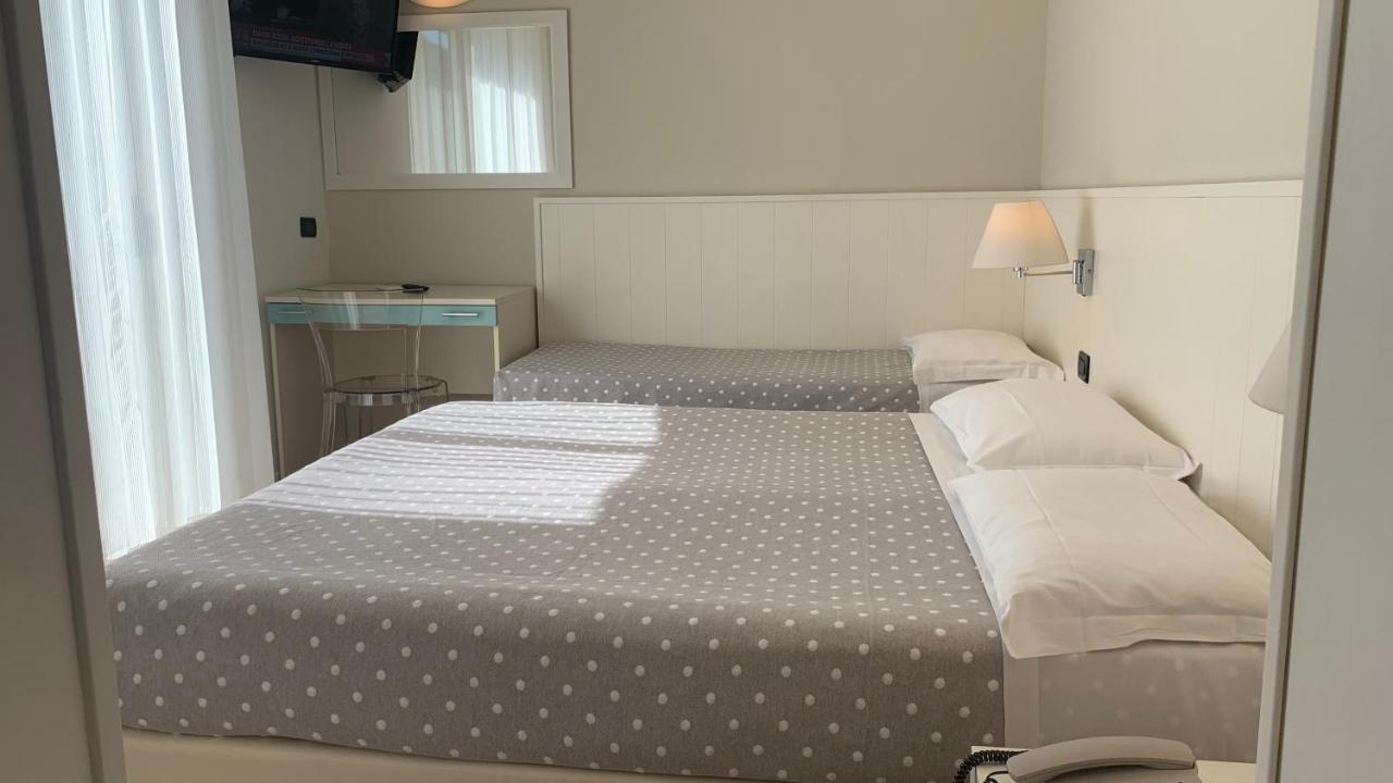 רימיני Residence Aida מראה חיצוני תמונה
