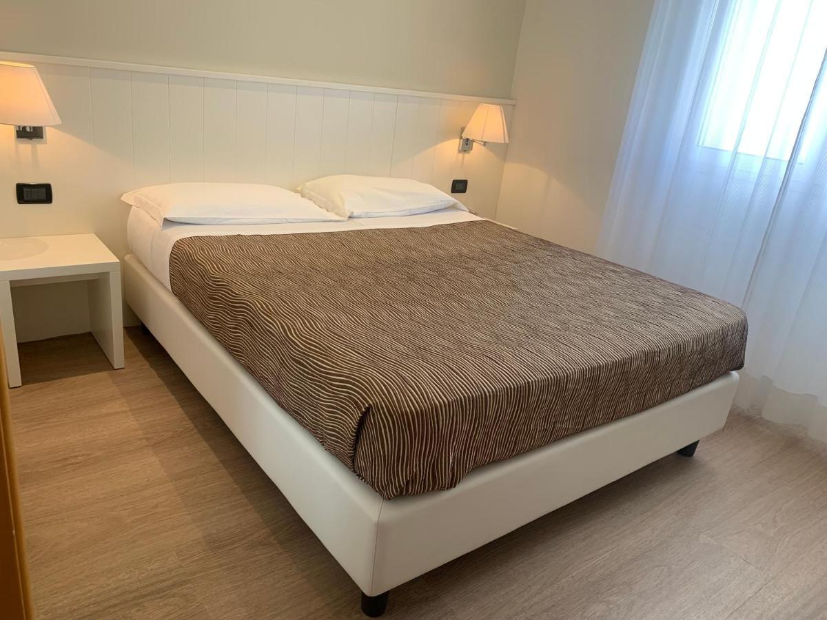 רימיני Residence Aida מראה חיצוני תמונה